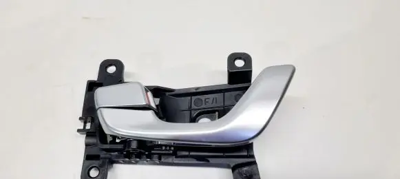 Hyundai Kona I Front door interior handle 82613J9000 82610J9000TRY