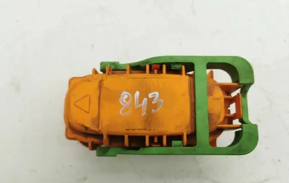 Nissan Juke II F16 Battery relay fuse 