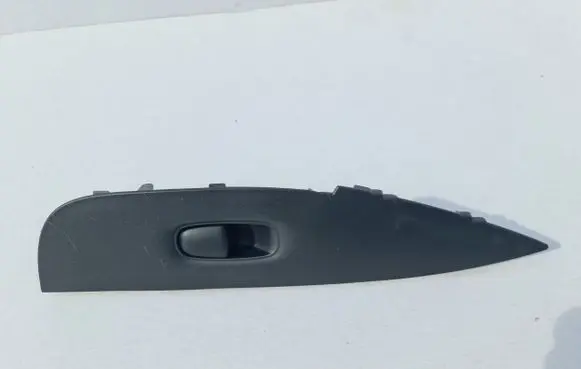 Nissan X-Trail T32 Tailgate/trunk/boot open switch 