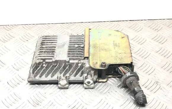 Ford Focus Engine control unit/module 3M5112A532CC S120651001A8 265128069