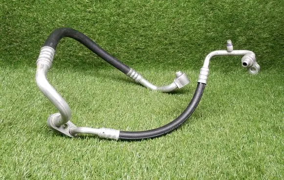 Chevrolet Cruze II Air conditioning (A/C) pipe/hose 39024689