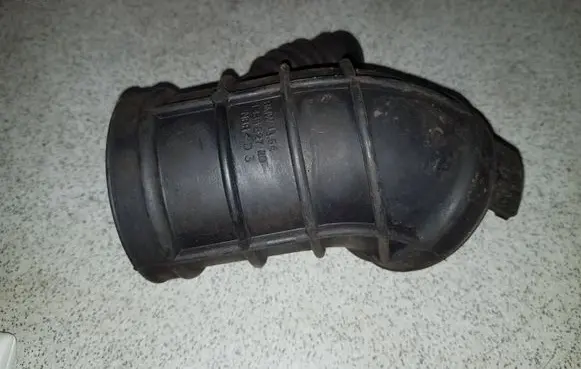 BMW 7 E38 Air intake hose/pipe 13541435627