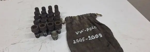 Volkswagen Polo IV 9N3 Nuts/bolts 