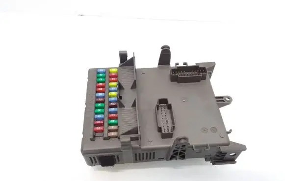Renault Espace - Grand espace IV Fuse module 8200004201E