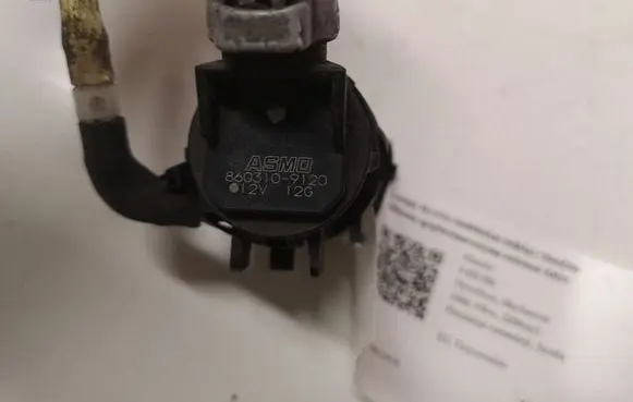 Mazda 5 Windscreen/windshield washer pump 8603109120