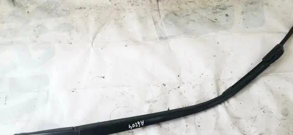 Honda CR-V Front wiper blade arm