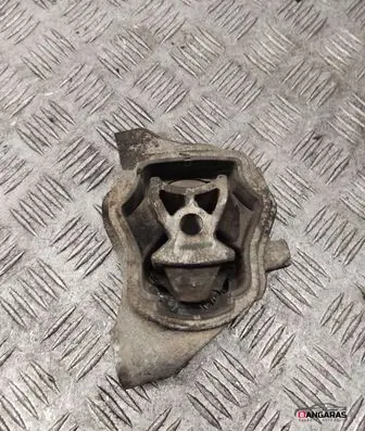Volvo S60 Engine mount bracket