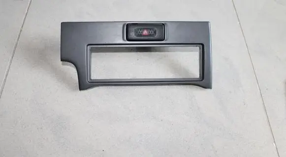 Nissan Primera Radio/GPS head unit trim 