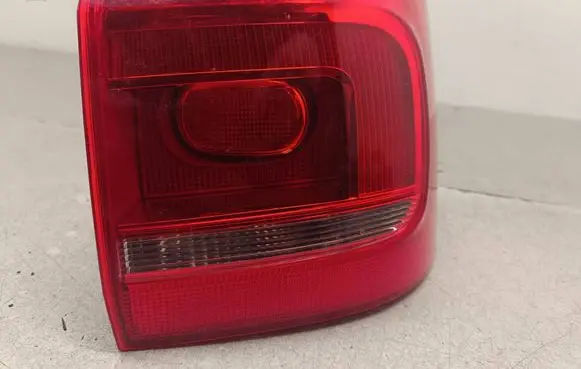 Volkswagen Touran II Rear/tail lights 1T0945096R