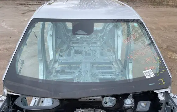 Jeep Grand Cherokee WL Front windscreen/windshield window 