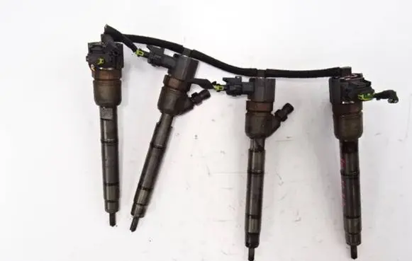 Hyundai i30 Fuel injector 0445110320