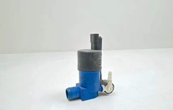 Renault Clio III Windscreen/windshield washer pump 031805 A194414 A246091