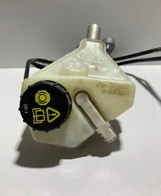 Volvo XC90 Master brake cylinder 03350885571