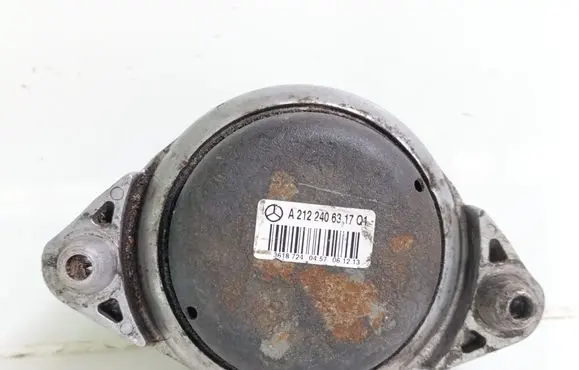 Mercedes-Benz E W212 Engine mount bracket A2122406317