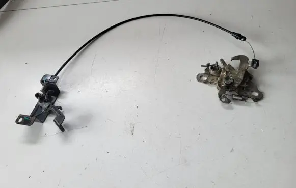 Opel Crossland X Engine bonnet (hood) release handle