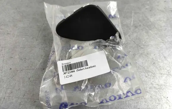 Volvo XC60 Radiator mount bracket 30723366