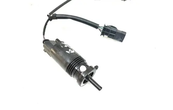Tesla Model 3 Windscreen/windshield washer pump 111016400B