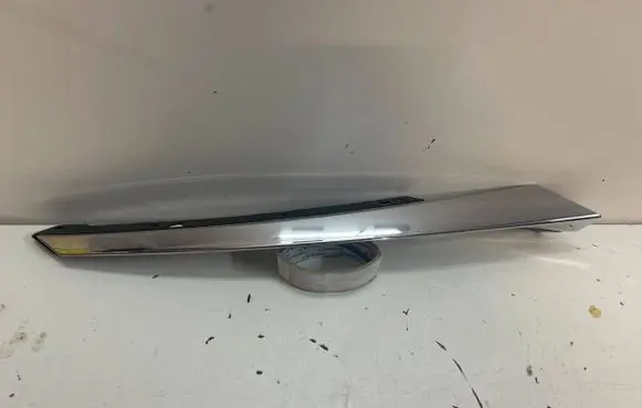 Honda Civic X Under headlight/headlamp trim 71123TEAT0XXM1