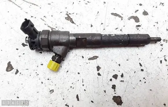 Nissan NV200 Fuel injector 0445110485