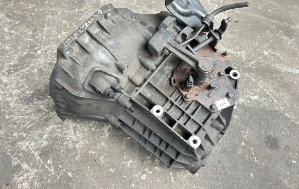 Ford C-MAX I Manual 5 speed gearbox 3M5R 3M5R7201ZF D2M2A