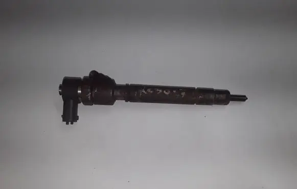 Volvo XC90 Fuel injector 30750283