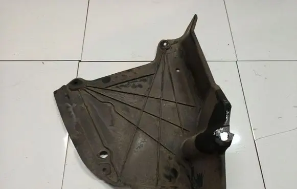 Audi A5 8T 8F Engine splash shield/under tray 8K0825219A