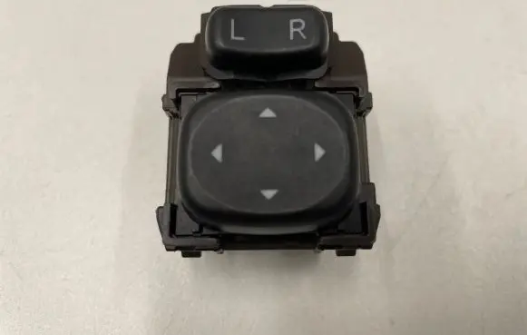 Toyota Avensis T270 Wing mirror switch 183647