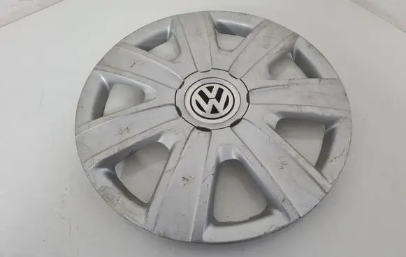 Volkswagen Golf V R16 wheel hub/cap/trim 6R0601147