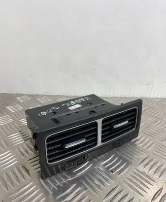Volkswagen Touareg II Rear air vent grill 7P6819203