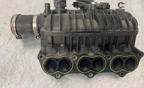 Ford Focus Intake manifold CM5G-9424-EE