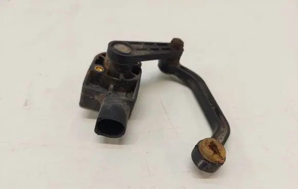 Audi A6 S6 C6 4F Headlight/headlamp level sensor 1T0907503