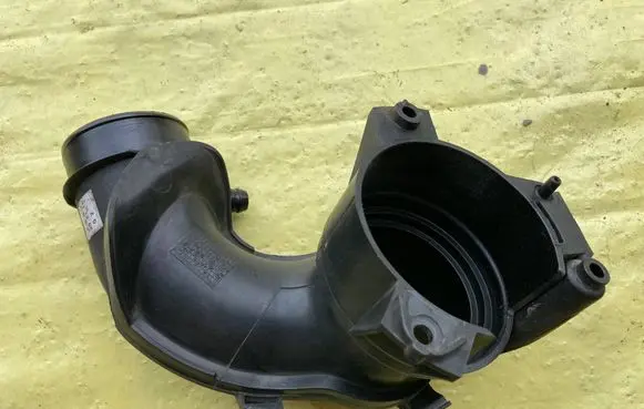Mercedes-Benz C W204 Mass air flow meter A2710900829