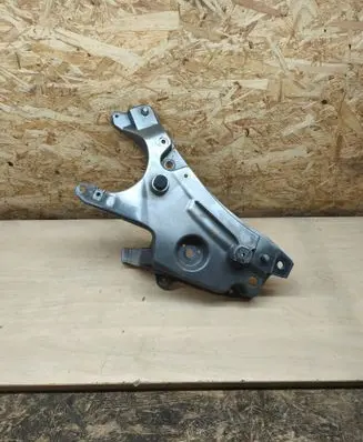 Volvo S90, V90 Fender mounting bracket 31447897