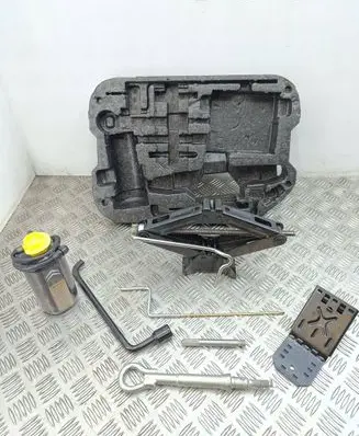 Citroen C4 I Picasso Tool set 9681017280 9656869180 9649243380