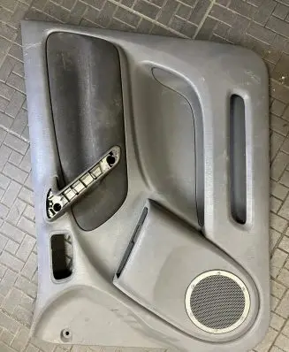 Toyota RAV 4 (XA20) Front door card panel trim 67777X1B02