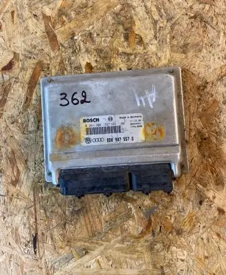 Audi A4 S4 B5 8D Engine control unit/module 8D0907557S 26SA4561 0261204182