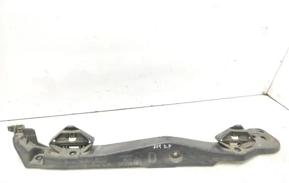 Renault Laguna III Fender mounting bracket 90126000R 631220002R
