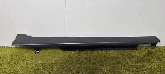 BMW 2 F45 Sill/side skirt trim 51777318850 7318850
