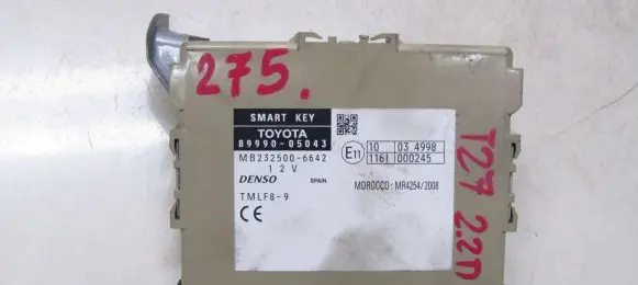 Toyota Avensis T270 Other control units/modules 8999005043