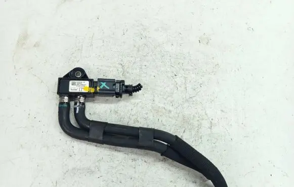 Peugeot 208 I Exhaust gas pressure sensor 9662143180 21DPS10002 14843813