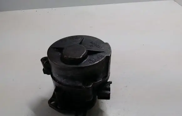 Renault Megane II Vacuum pump D163451323 2B220305