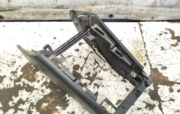 Other center console (tunnel) element