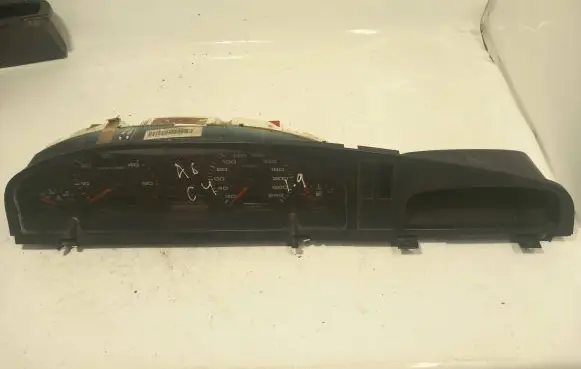 Audi A6 S6 C4 4A Speedometer (instrument cluster) 81117796