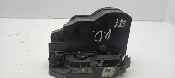 BMW 1 E81 E87 Front door lock 7167068