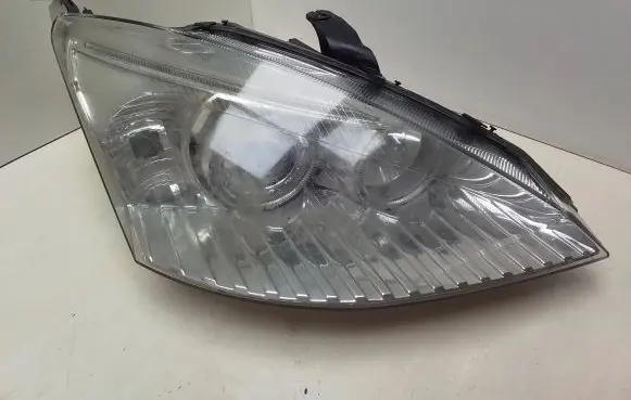 Ford Focus Headlight/headlamp 084311157R 084311159R 084311159