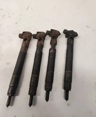 Mercedes-Benz CLA C117 X117 W117 Fuel injectors set 228354010 16165326341