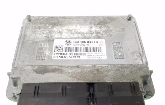 Skoda Octavia Mk2 (1Z) Engine control unit/module 06A906033FB