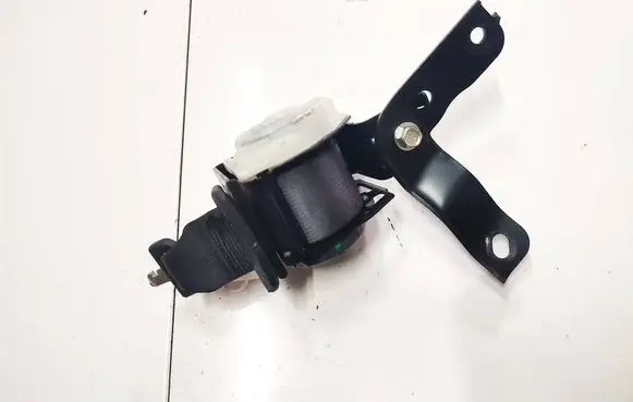 Subaru Legacy Middle seatbelt (rear) g0900