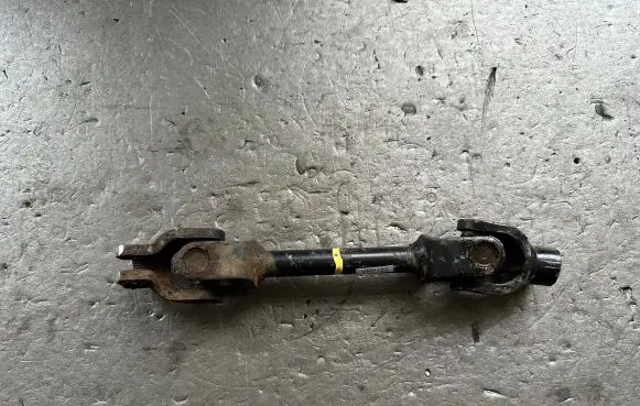 Mitsubishi Pajero Steering column universal joint MR407335