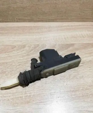 BMW 3 E30 Central locking motor 1384405